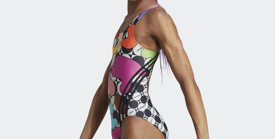 Adidas, купальник, реклама жіночого купальника