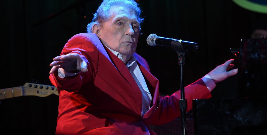 Джерри Ли Льюис, легенда рок-н-ролла, зал славы рок-н-ролла, легендарный музыкант, Джерри Ли Льюис умер, Great Balls Of Fire