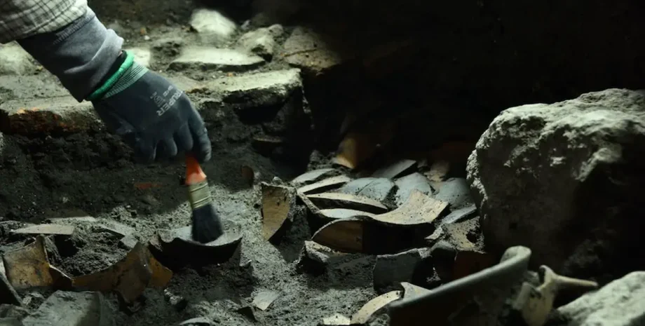 Находки связаны с позднеклассическими поселениями Тлателолко