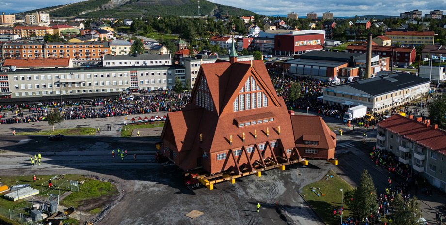 Проверка фактов: работы по переносу церкви в Норвегии стали интернет-сенсацией