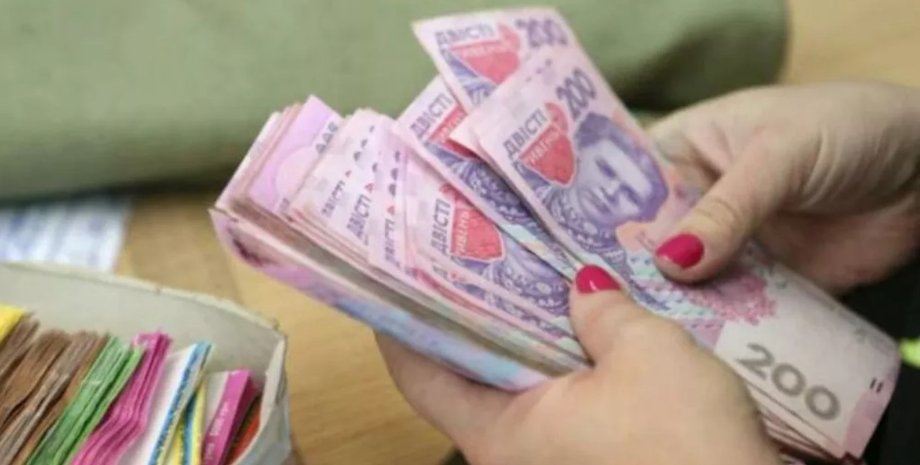 сума пенсії Пенсійні виплати українцям буде підвищено, повідомив міністр Денис Улютін