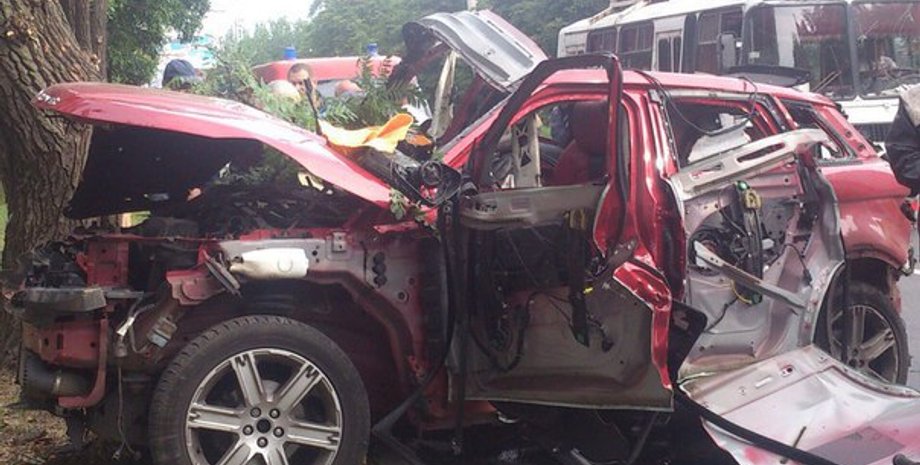 Взорванный автомобиль / Фото: "Вконтакте"