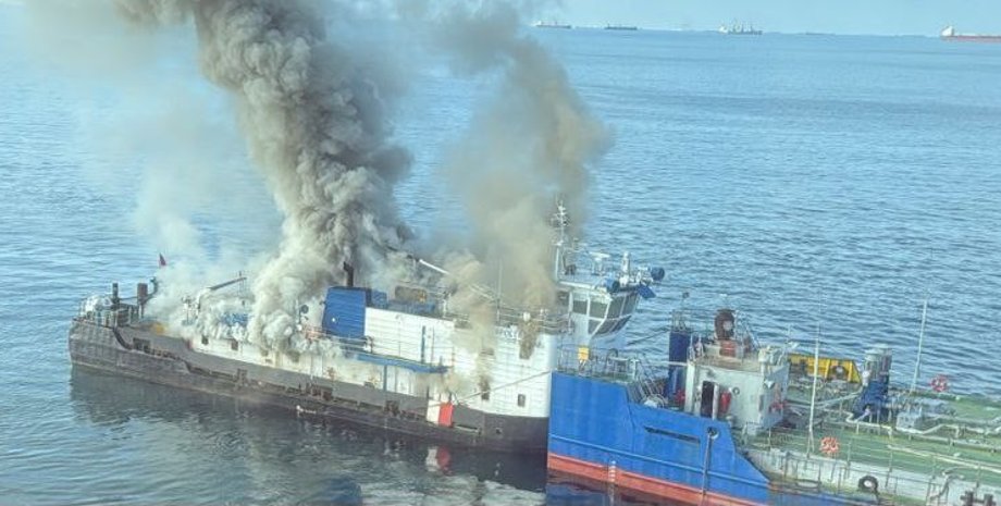 Пожар на российском буксире буксир пожар