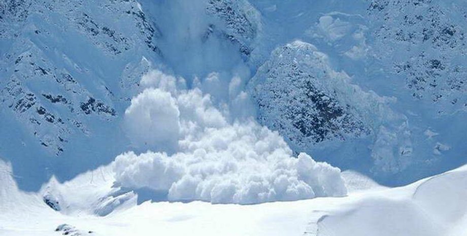 Сход лавины в Карпатах