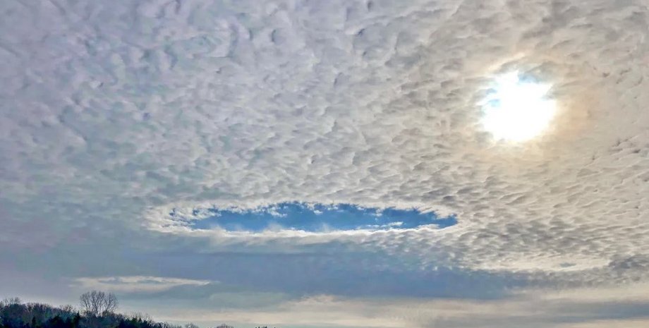 дыра, облака