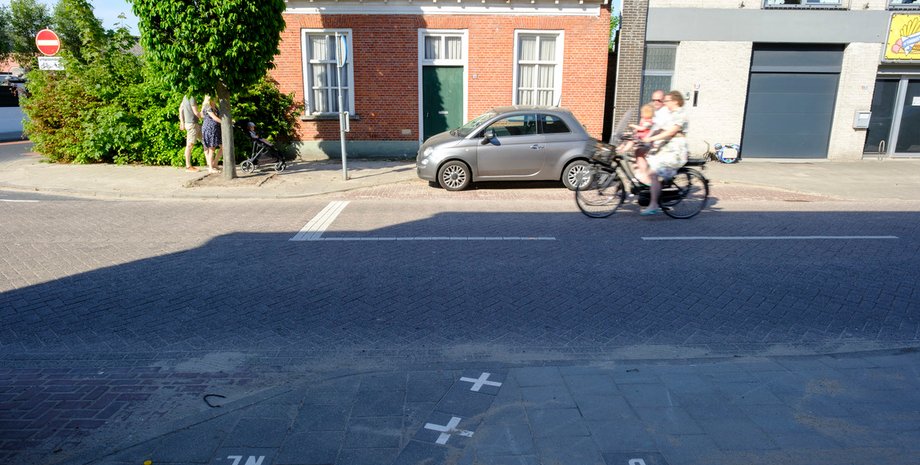 На межі держав: блогер показав, як виглядає "незвичний" кордон між країнами