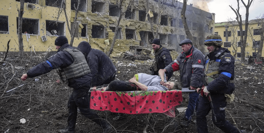 мариуполь, мариуполь обстрел, мариуполь роддом, малолетка фото