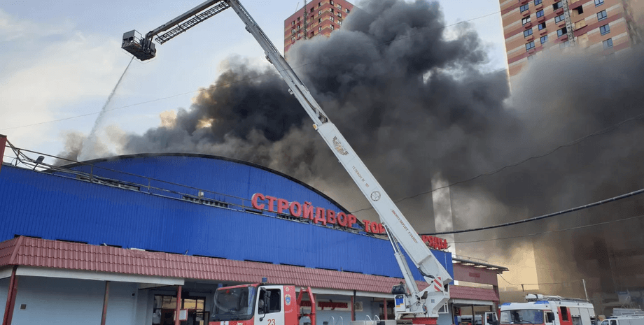 пожар в москве, пожар на складе, москва пожар