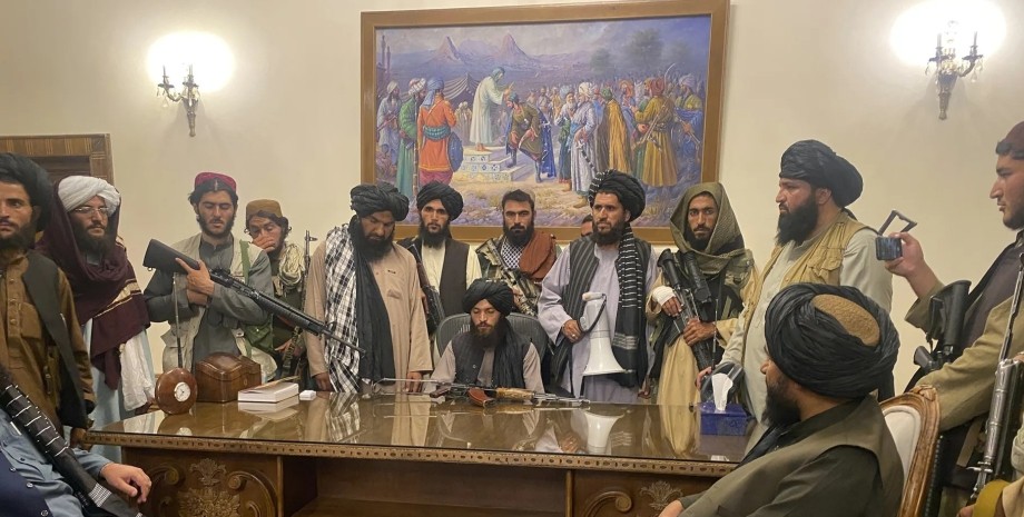 талибы, кабинет, оружие, фото