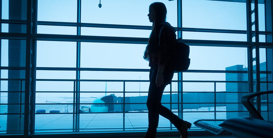 аэропорт, туристка