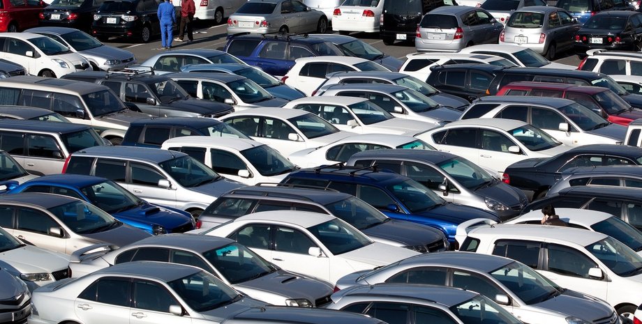 Специалисты советуют перед покупкой обязательно проверять историю автомобиля