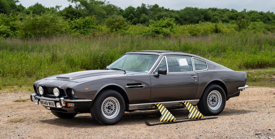 Aston Martin V8, Aston Martin Джеймса Бонда, авто Джеймса Бонда, Джеймс Бонд