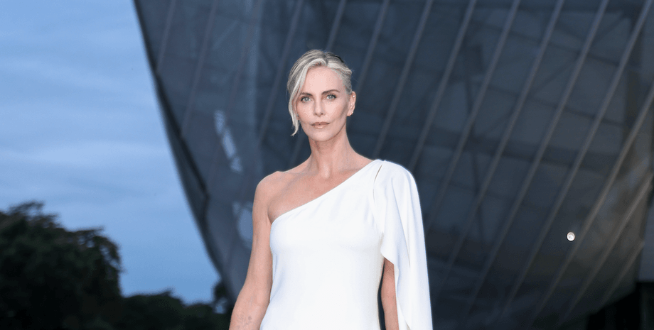 Шарліз Терон, Шарліз Терон стиль, олімпійські ігри 2024, париж 2024, олімпіада 2024, сукня зі шлейфом