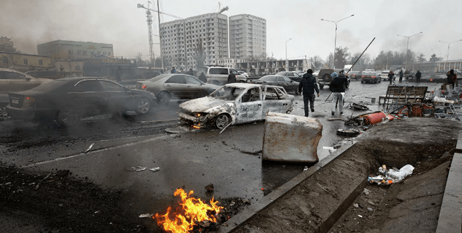 Автомобілі, вулиці Алмати,