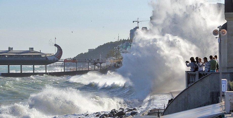 шторм, крым