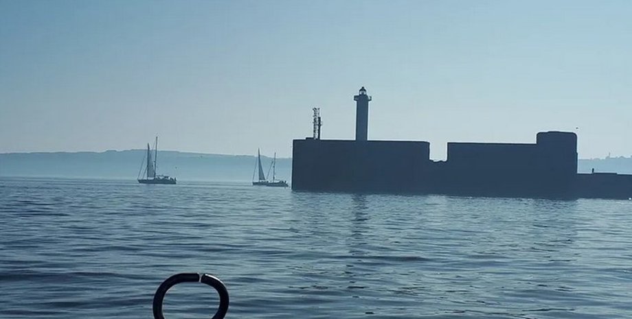 Российское судно напрвили в порт Булонь-сюр-Мер