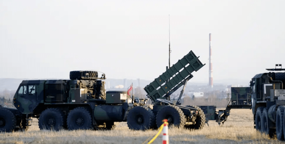 Зенитно-ракетный комплекс Patriot Зенитно-ракетный комплекс Patriot