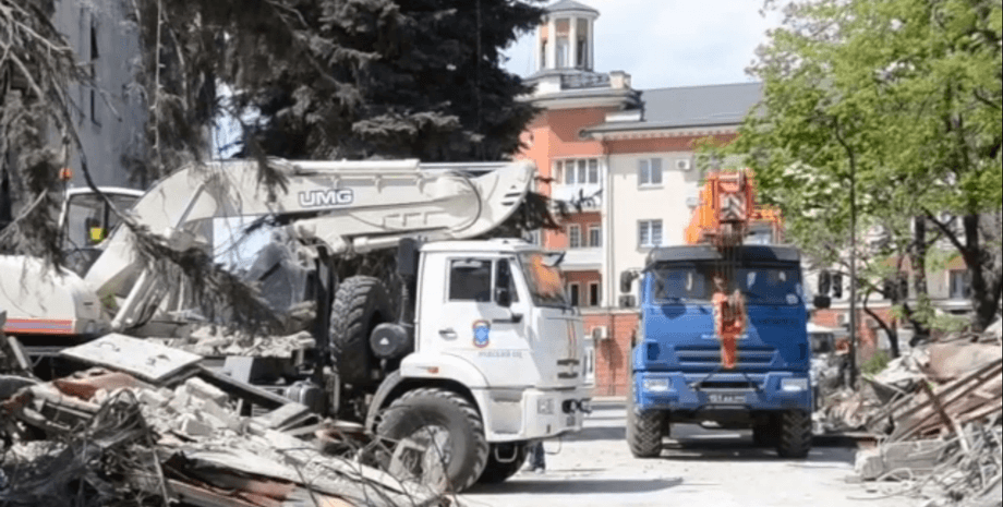 парад в мариуполе