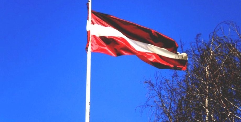 Флаг Латвии / Фото: 123countries.com