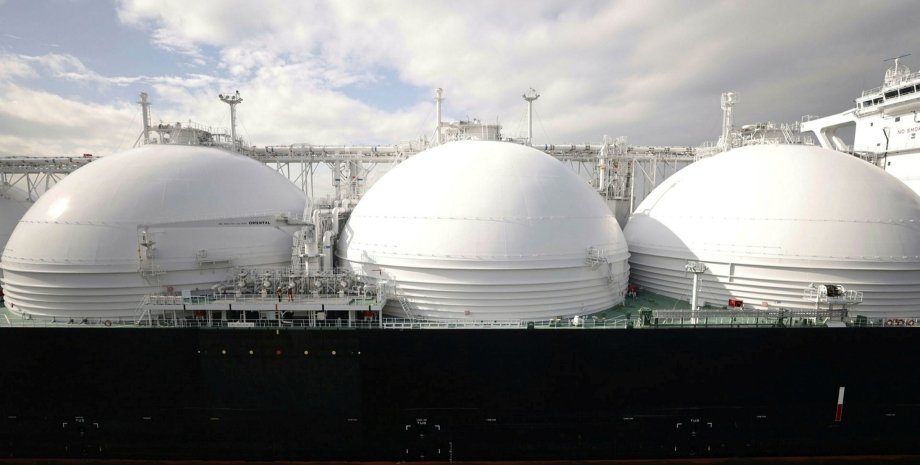 Journalists write that gas exports from Russia to Europe have fallen sharply, bu...