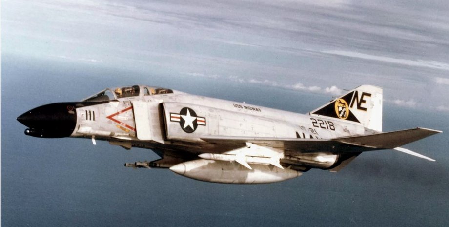 Американский истребитель F-4 Phantom II, война во Вьетнаме, американская авиация, ВВС США, американский самолет, летчик-ас, американский ас