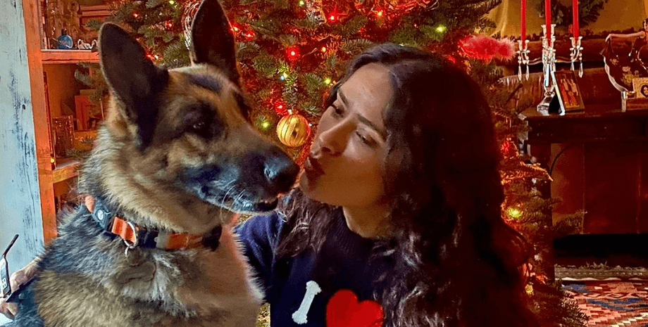 сальма хаєк, сальма хаєк чоловік, ялинка, різдво 2023, сальма хаєк чоловік, лінда євангеліста, привітання з Різдвом