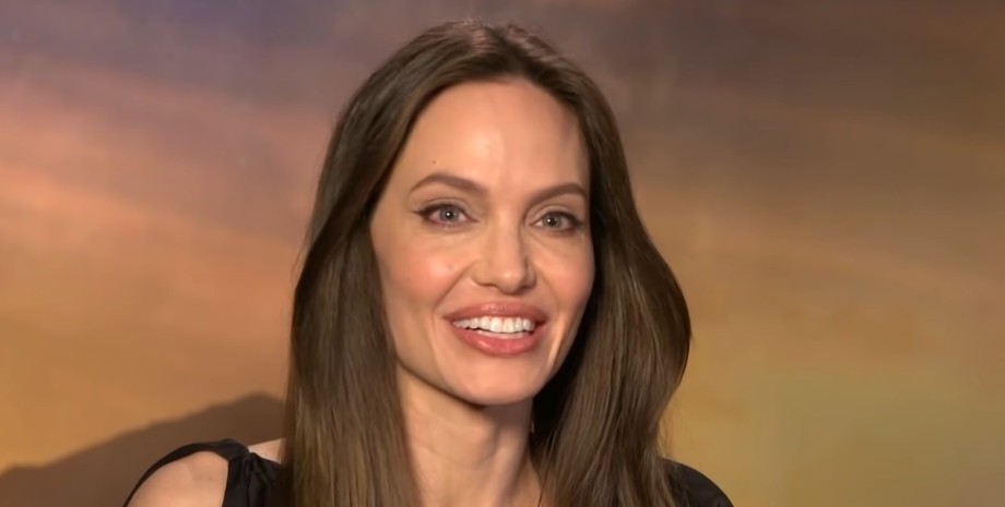 Анджелина Джоли, актриса, бывшая жена Брэда Питта