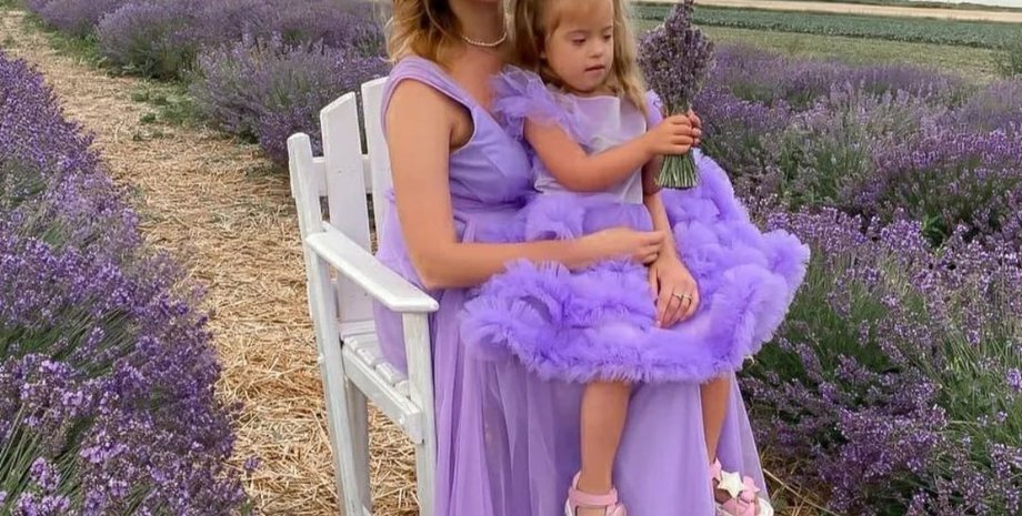 Погибшая в Виннице девочка Лиза и ее мама Ирина, россияне убили девочку в центре Винницы, ракетный удар по Виннице