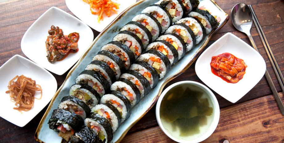 суші та роли замовлення в ресторані