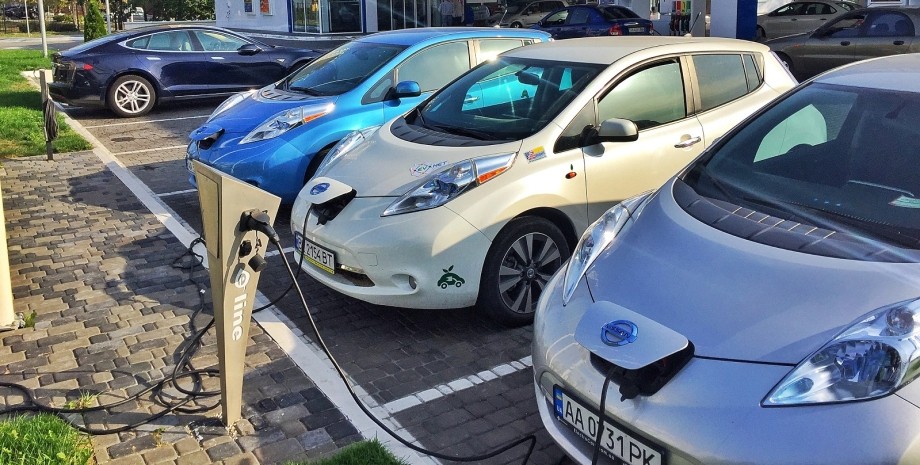 электромобили в Украине, зарядить электромобиль, зарядка электромобиля, сколько стоит зарядить электромобиль, сколько стоит зарядить электромобиль