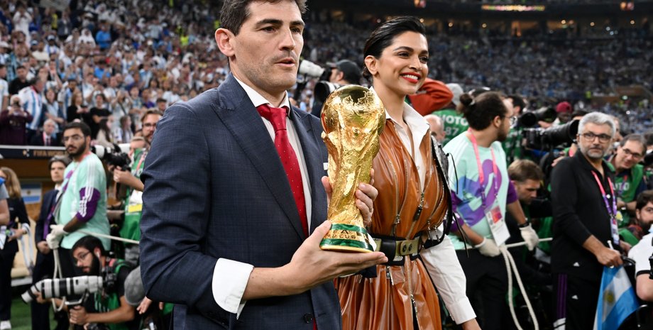 Дипика Падуконе и Икер Касильяс, кубок чемпионата мира, чемпионат мира 2022, катар, чемпионат мира по футболу