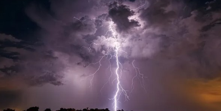 молния Громовище, поляна Громовище