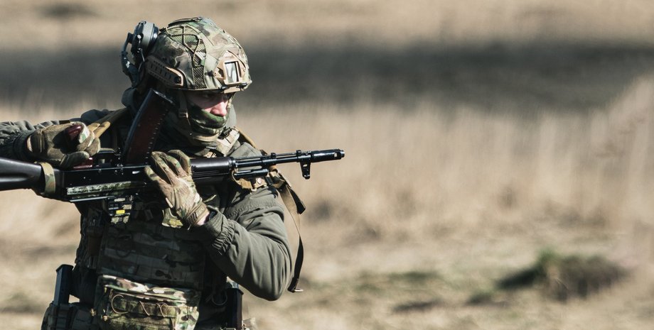 іноземний легіонер на полігоні