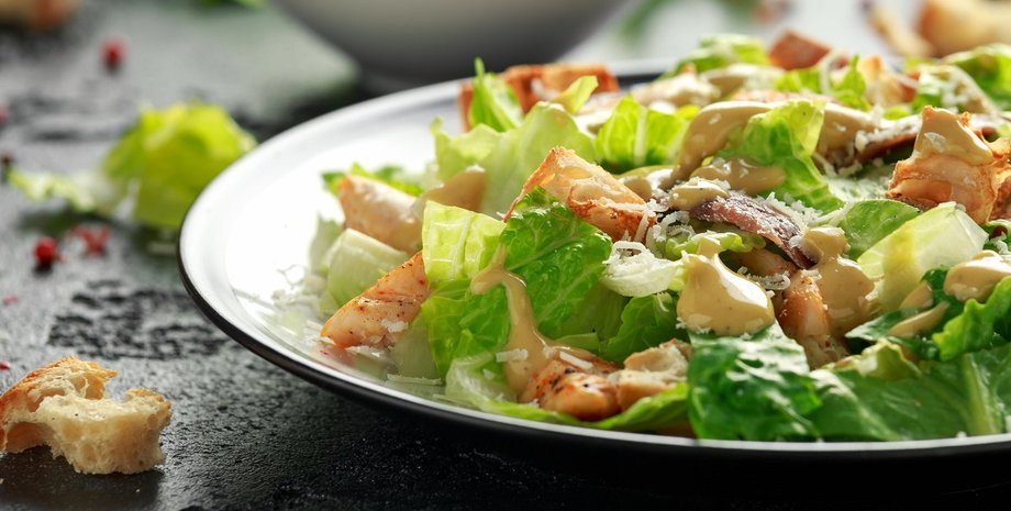 Салат с курицей, куриный салат, вкусный салат с курицей