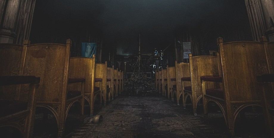 костел Святого Николая, пожар в костеле, в Киеве сгорел костел, пожар в костеле Святого Николая