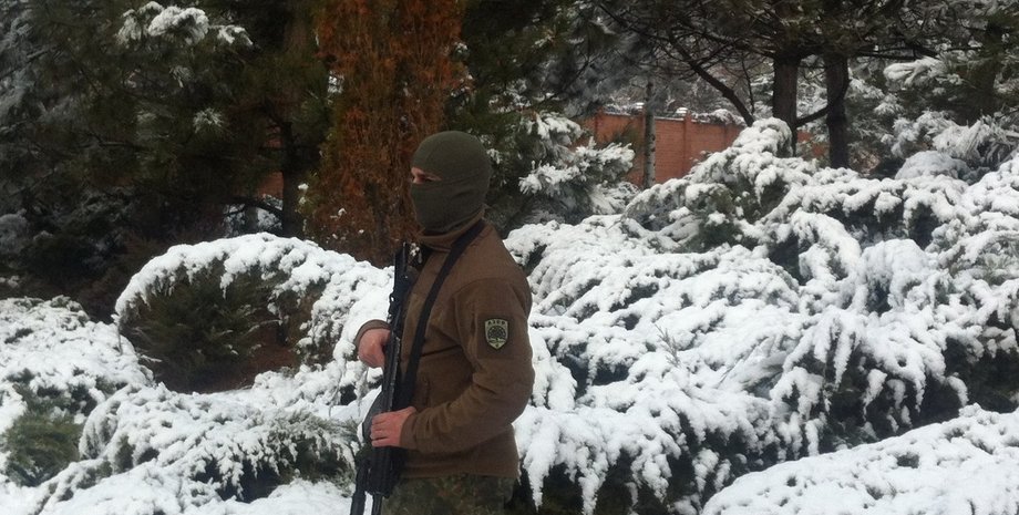 Боец АТО в Донбассе / Фото пресс-центра полка "Азов"