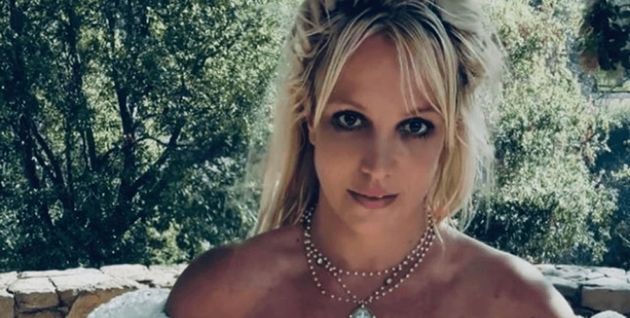 Бритни Спирс, деревья