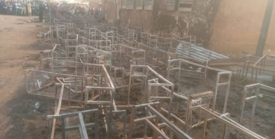 Нигер, Школа, Пожар, Дети, Ученики, Соломенная изба