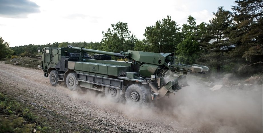 Французька САУ Caesar