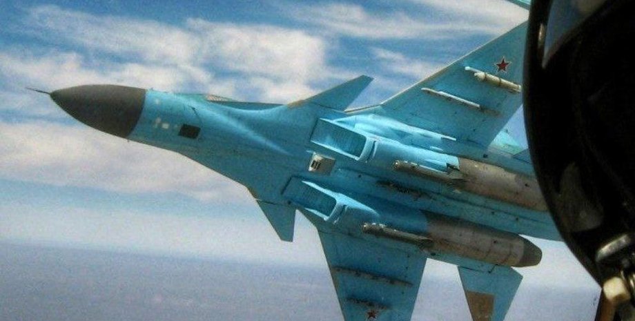 Истребитель-бомбардировщик Су