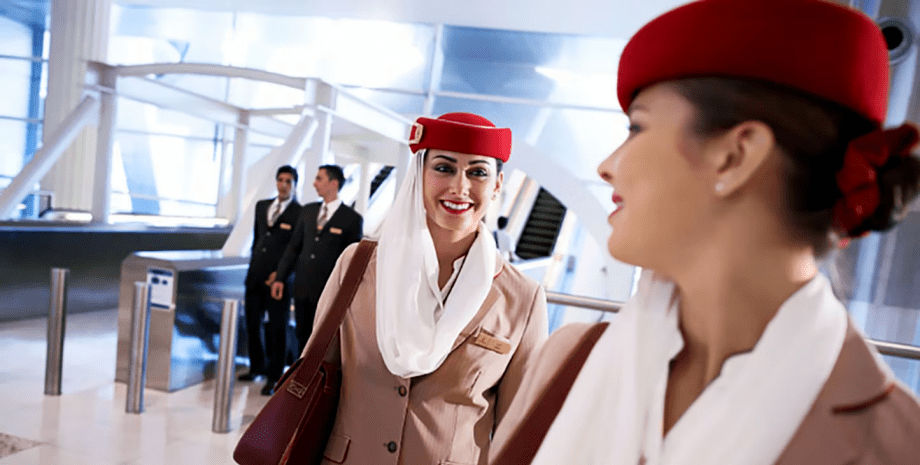 Стюардессы, члены экипажа, Emirates, бортпроводница, пижама, удобная одежда, униформа, во время полета,