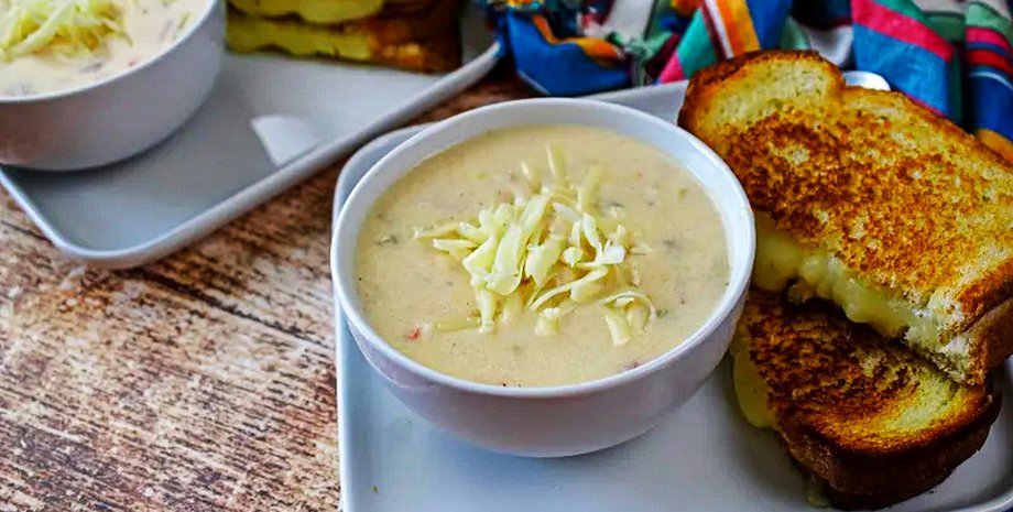 сырный суп, суп, тосты