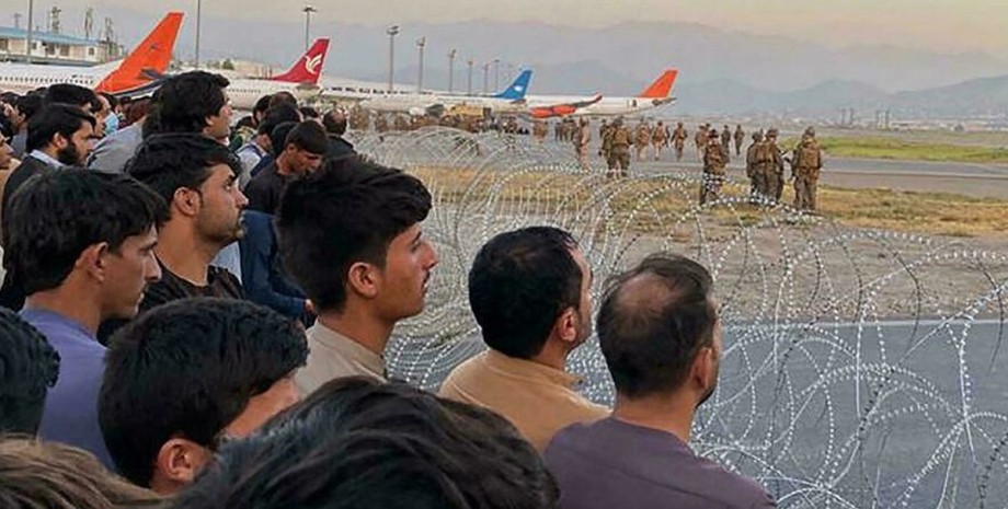 Кабул, аэропорт, афганцы,