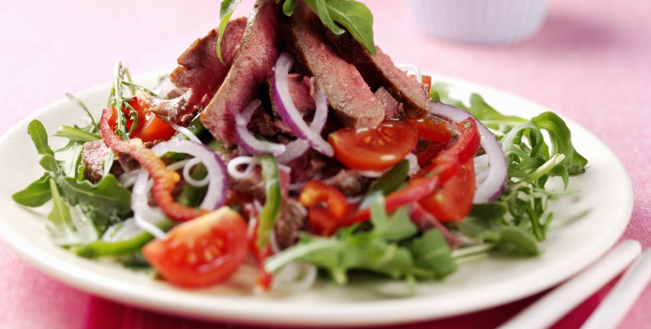 салат з яловичиною, м'ясний салат, як приготувати салат, святковий салат