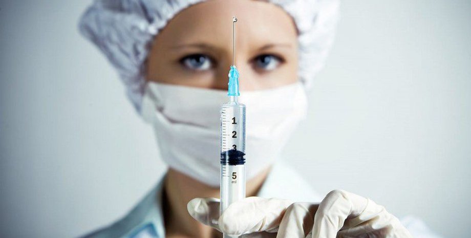 врач, шприц, укол