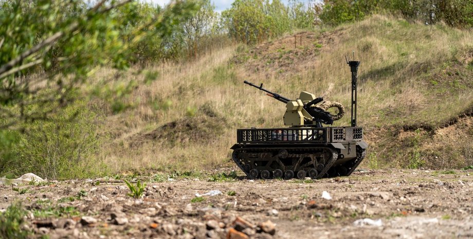 Наземний дрон Мураха, робот Мураха, безпілотник, ЗСУ