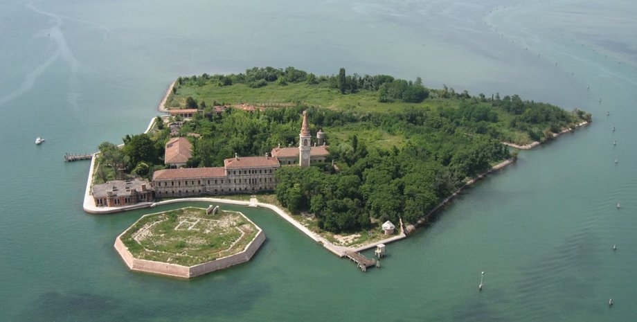 "Остров смерти" в Италии планируют превратить в парк отдыха для местных