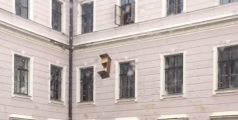 чернівецька ога, меблі, слюсарі, робота, курйози