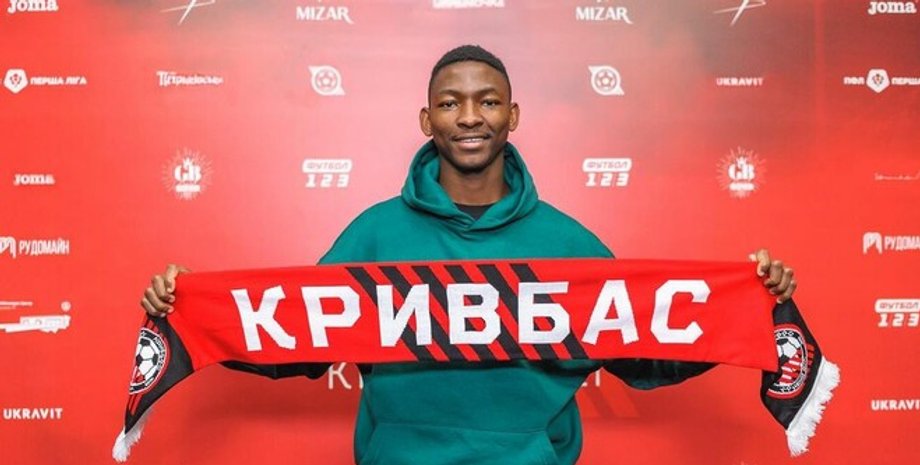 Іван Дібанго провів ніч у кабінеті бухгалтера