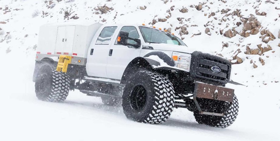 Ford F-550 в Йеллоустоне